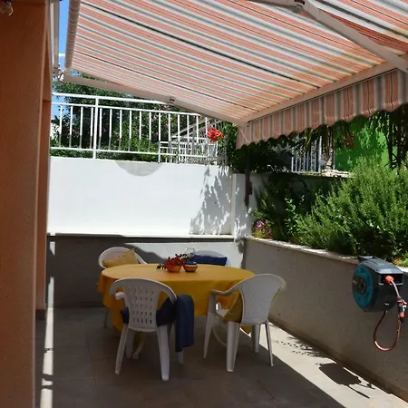 Nely Apartment Vrsar